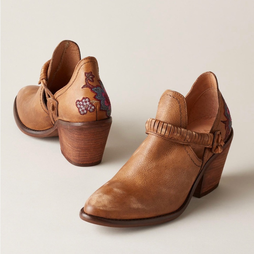 Vera Cruz “Estrada” embroidered boots in rustic tan. New from Sundance!